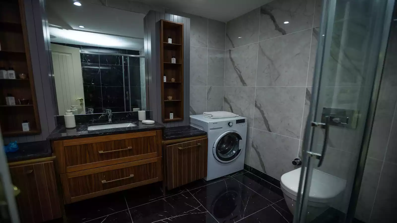 3+1 Apartment in Buyukcekmece