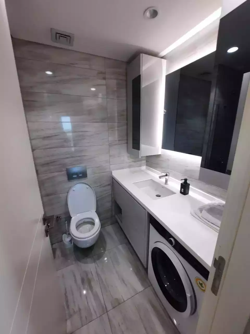 2+1 Apartment in Karat 34 complex 