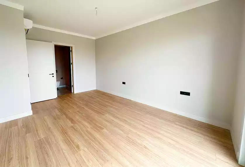 3+1 apartment in Kucukcekmece 