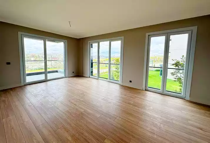 3+1 apartment in Kucukcekmece 