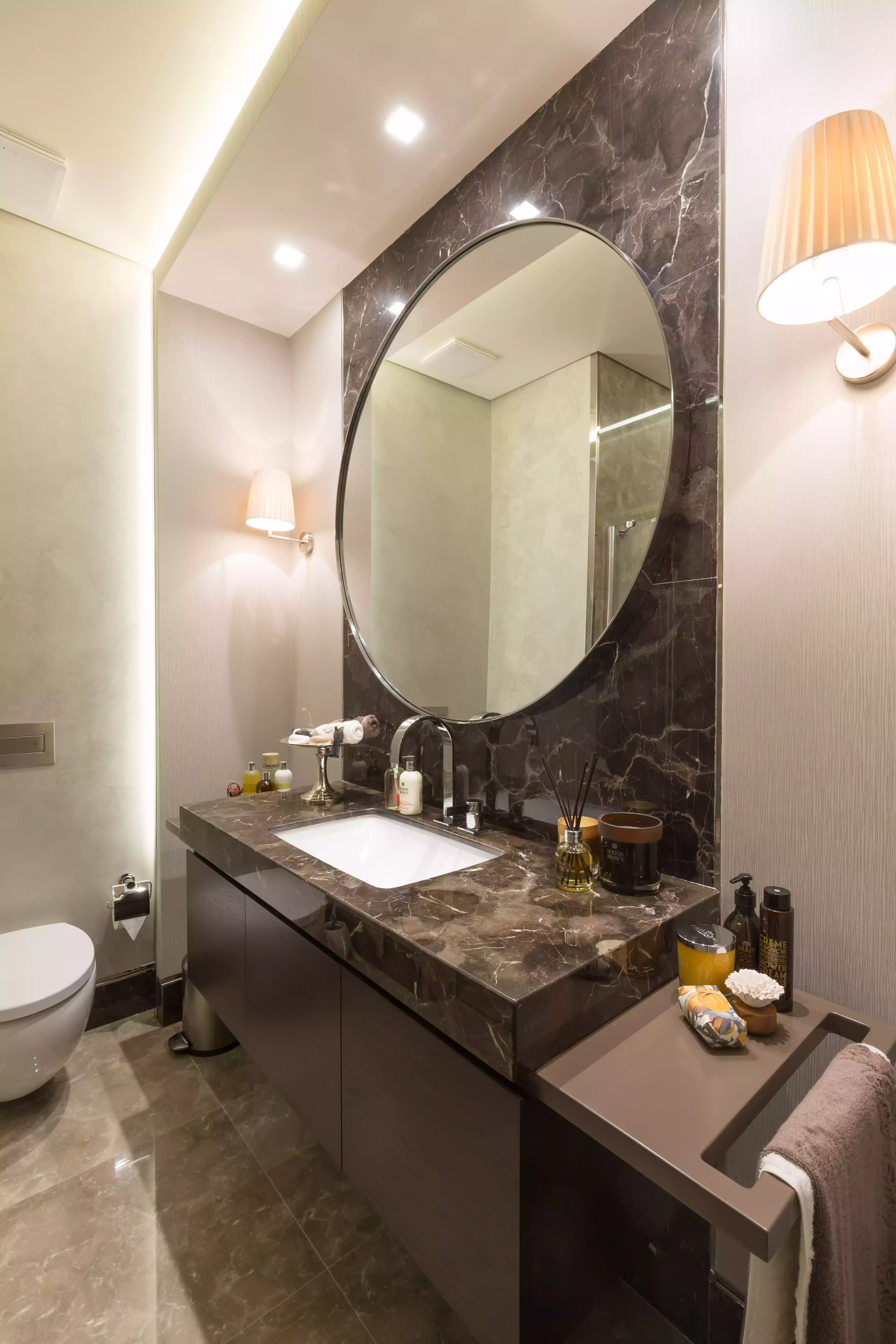  4+1 apartment in Bakirkoy