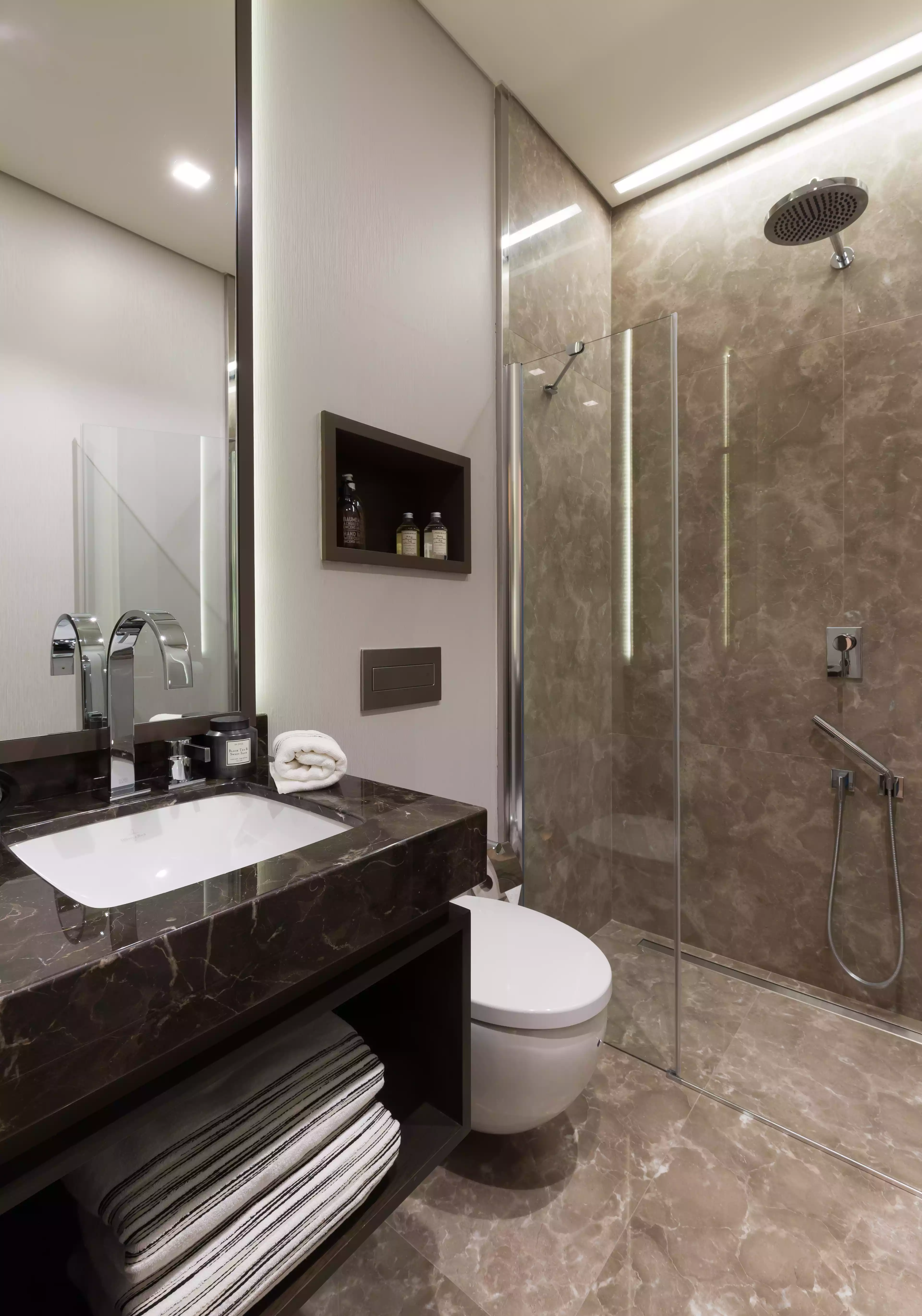  4+1 apartment in Bakirkoy